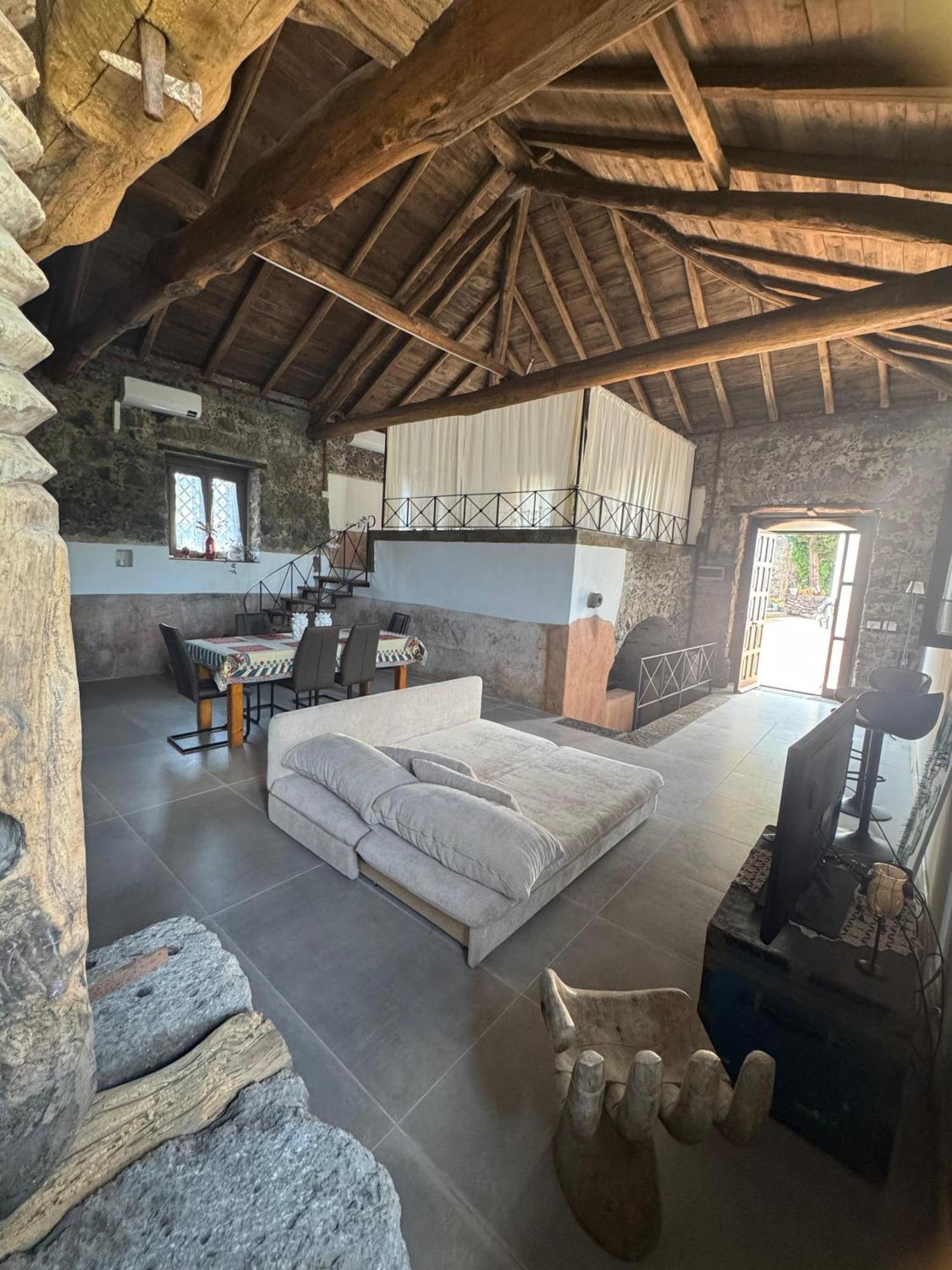 Villa Alessio - Case Vacanza Con Piscina Sull'Etna Puntalazzo 外观 照片